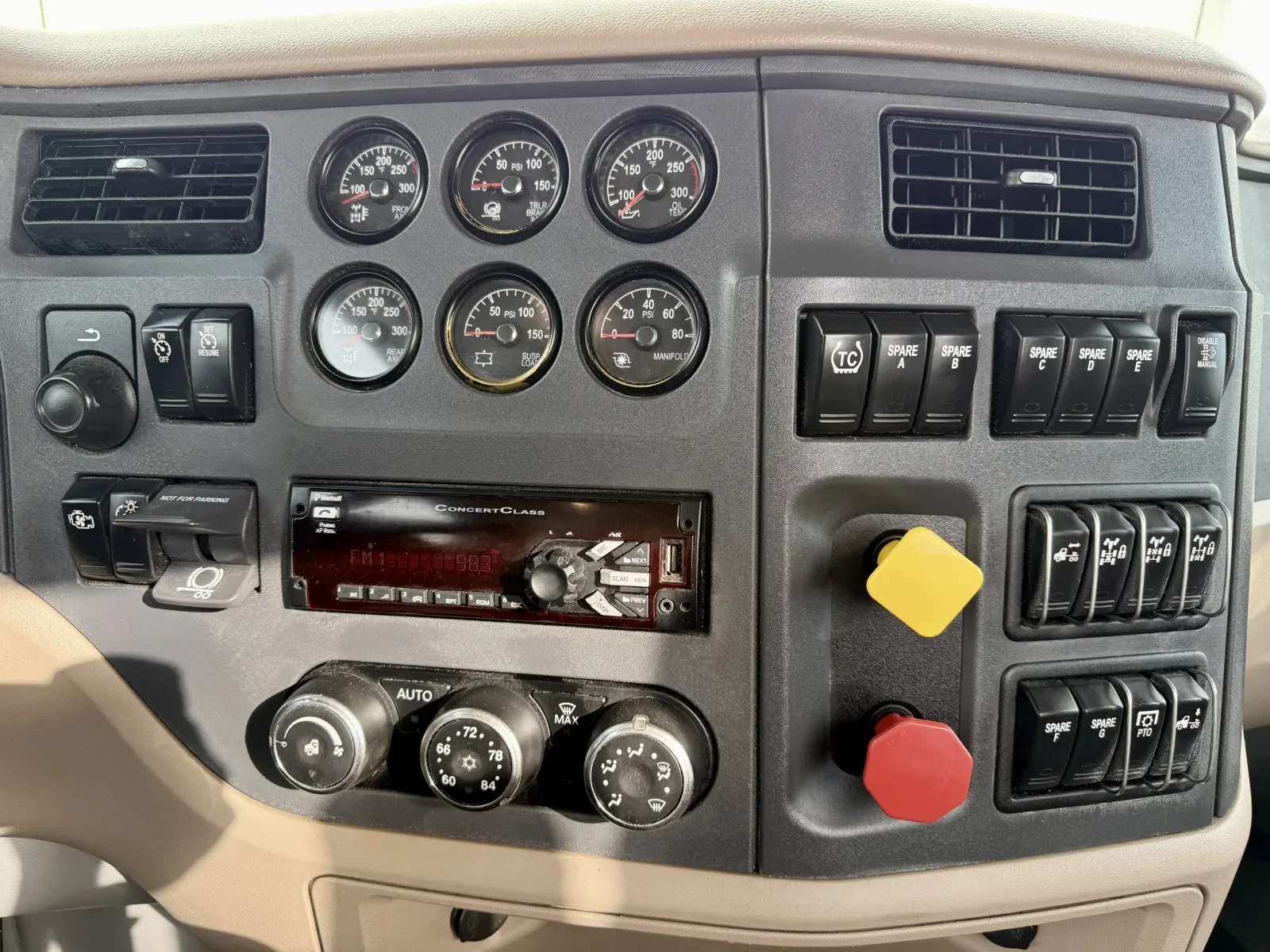 2020 Peterbilt 567 in New Lenox, IL — photo 18
