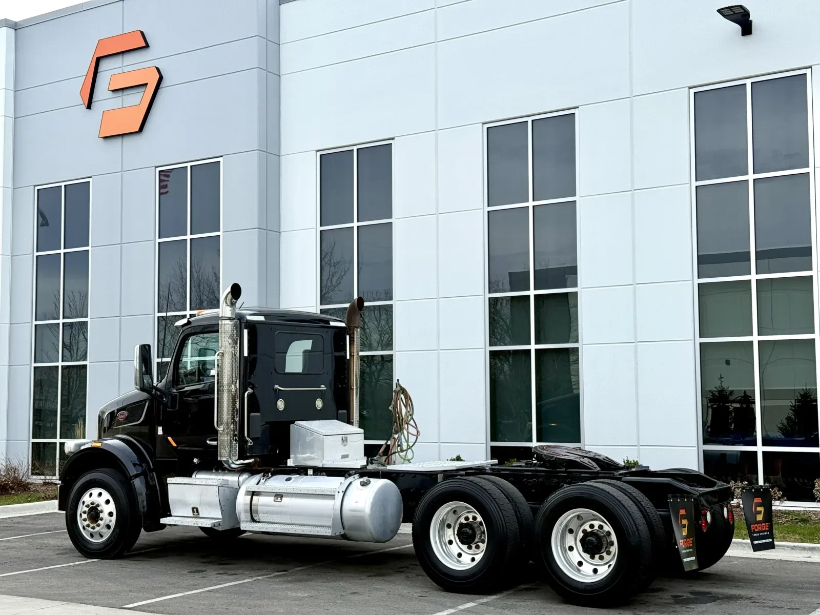 2020 Peterbilt 567 in New Lenox, IL — photo 6