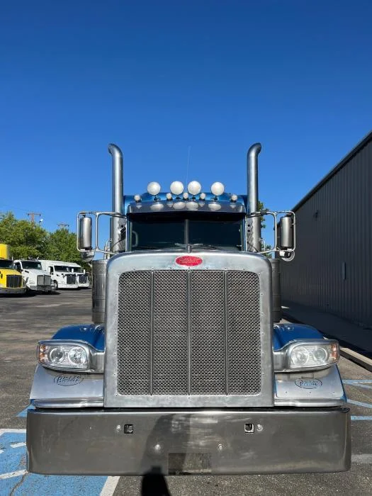 2020 Peterbilt 389 — photo 5