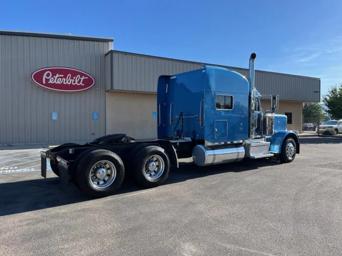 2020 Peterbilt 389 — photo 8