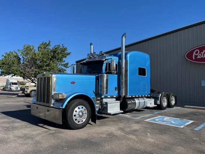 2020 Peterbilt 389 — photo 2