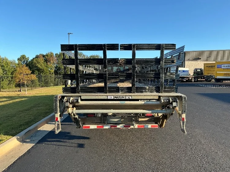 2019 International 4300 - image 7