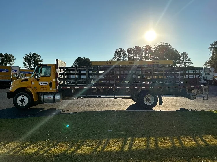 2019 International 4300 - image 4