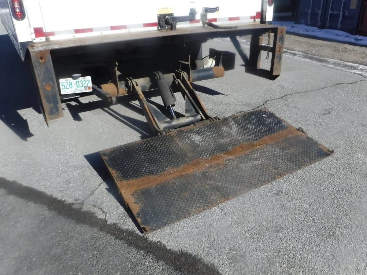 2017 Isuzu NPR - image 8