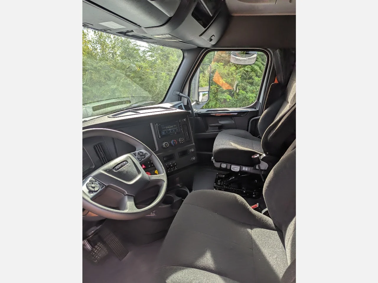 2026 Freightliner in York Street Elmhurst, IL — photo 12