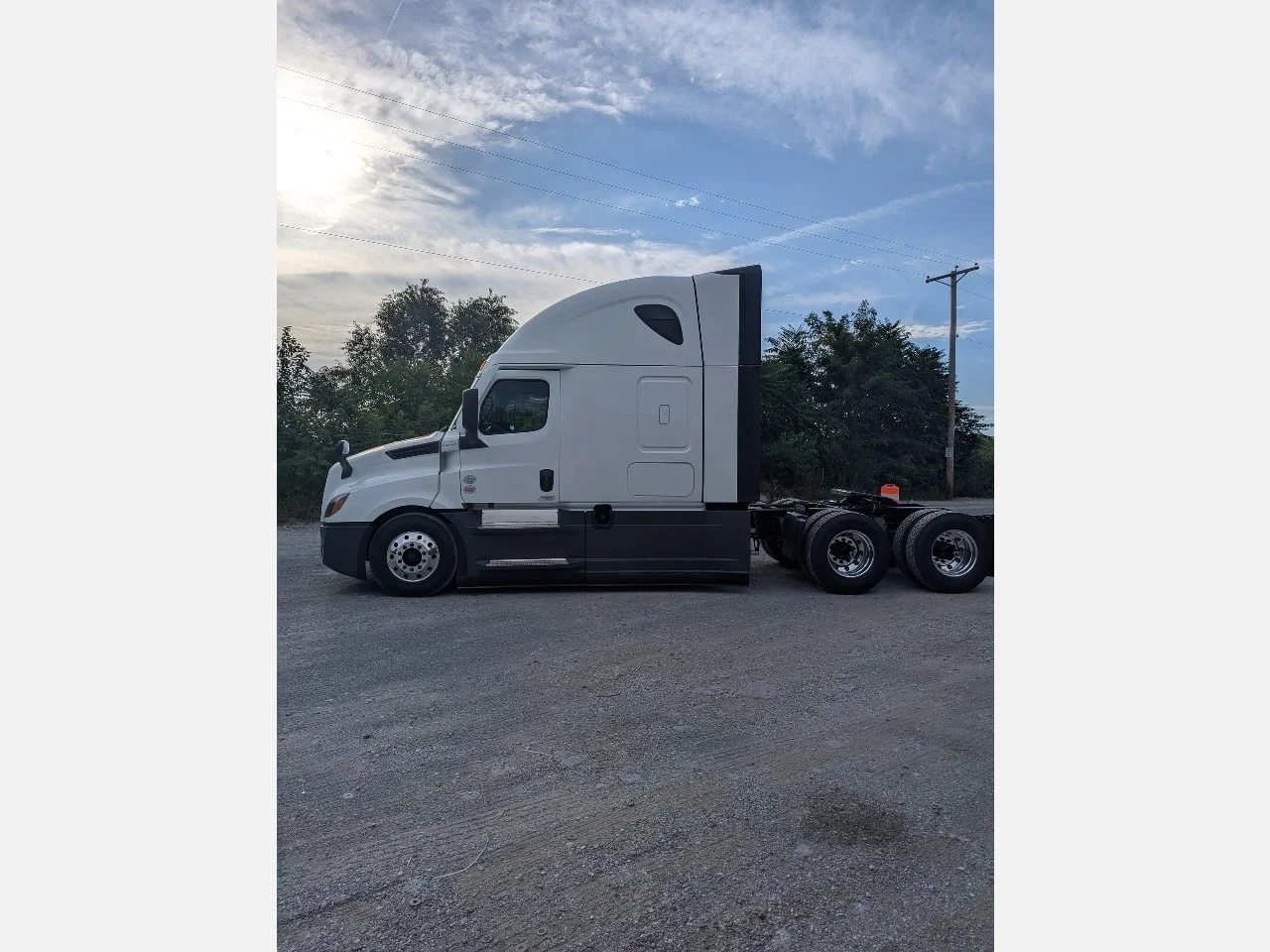 2026 Freightliner in York Street Elmhurst, IL — photo 5