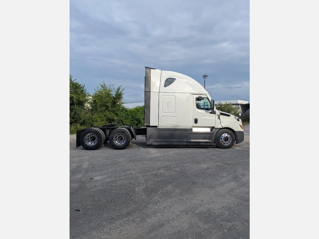 2026 Freightliner in York Street Elmhurst, IL — photo 6