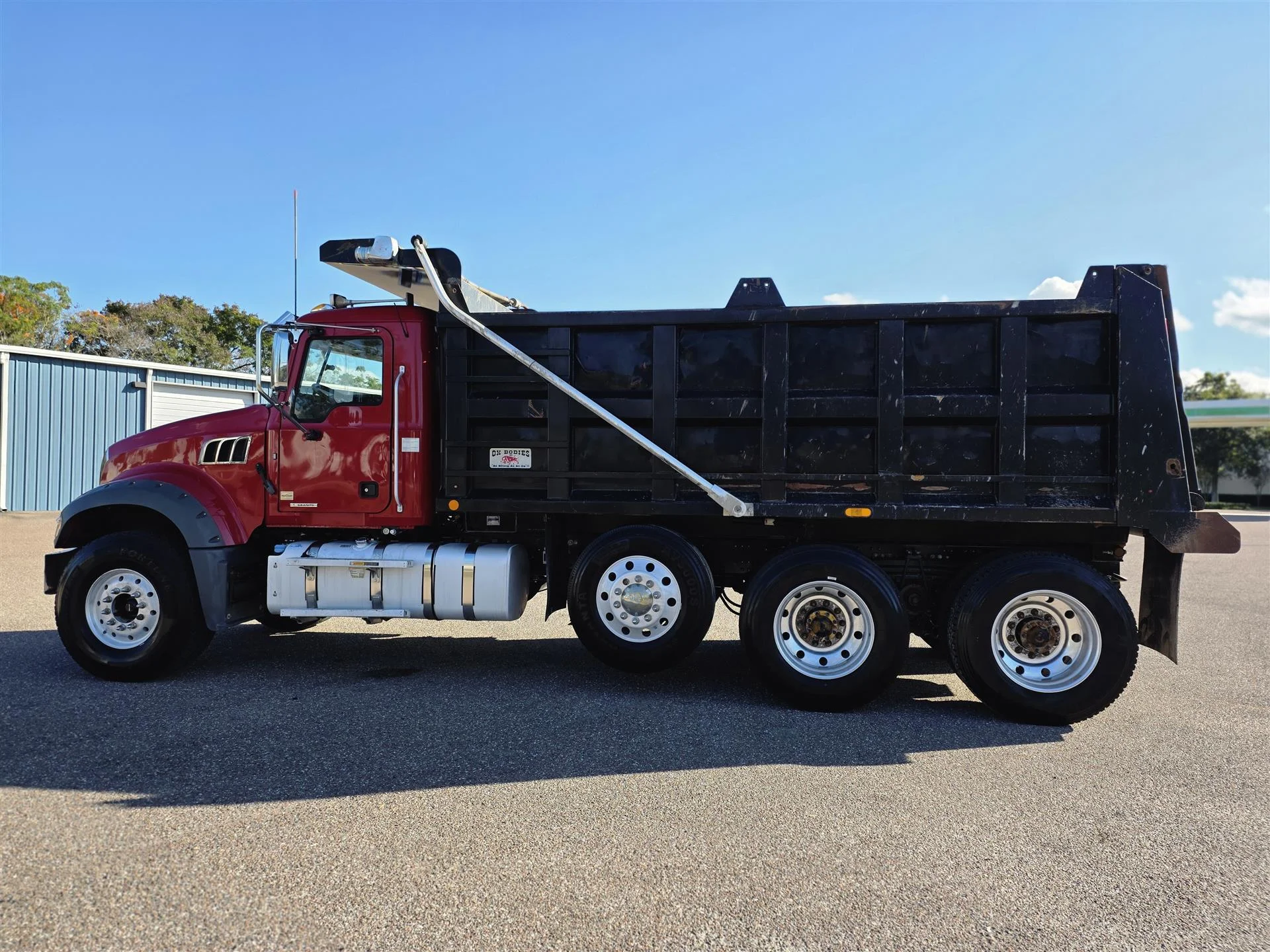 2019 Mack Granite - image 5