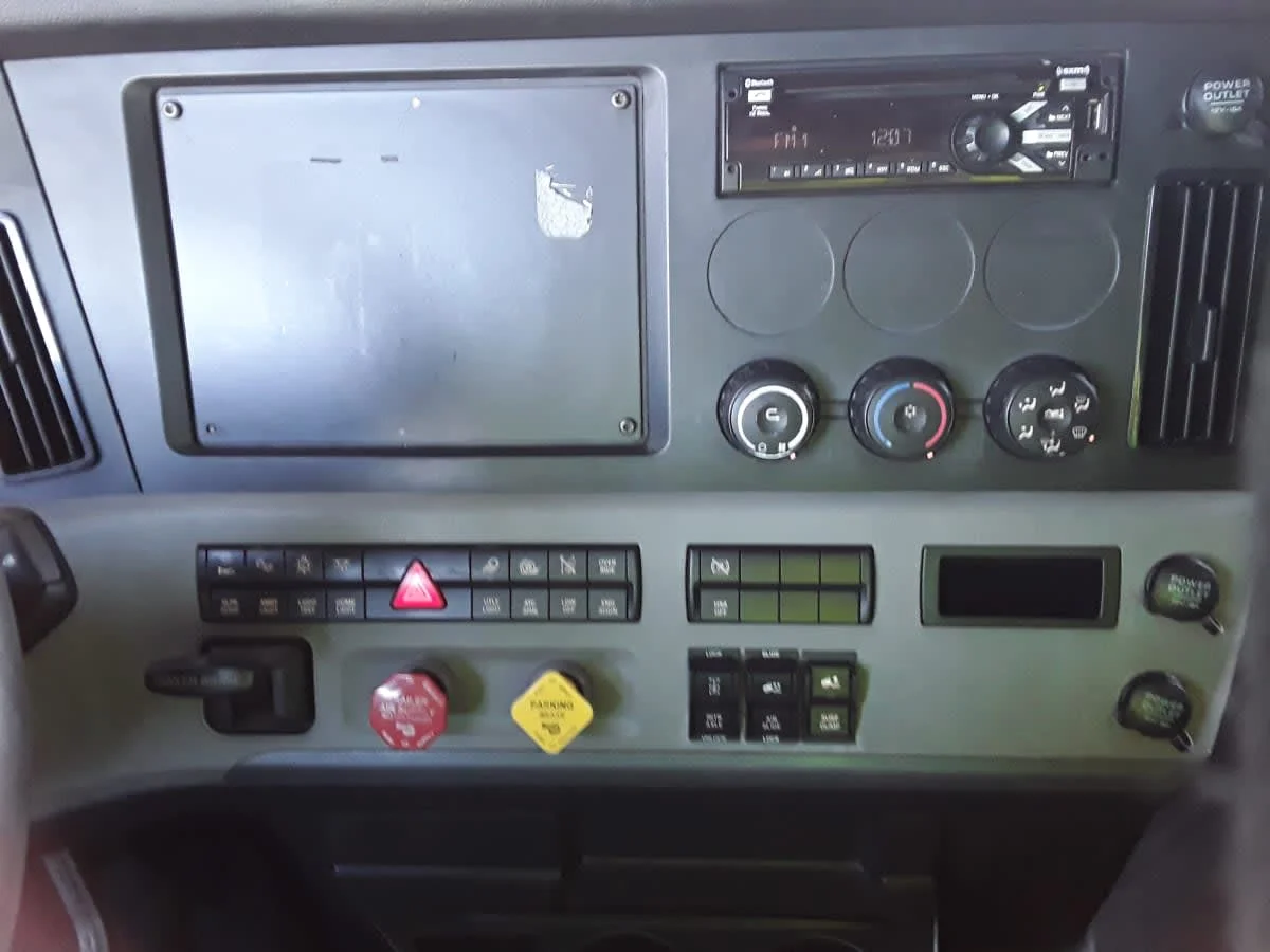 2020 Freightliner Cascadia in Hilliard, OH — photo 10