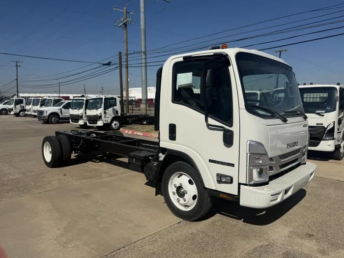 2026 Isuzu NPR - image 8