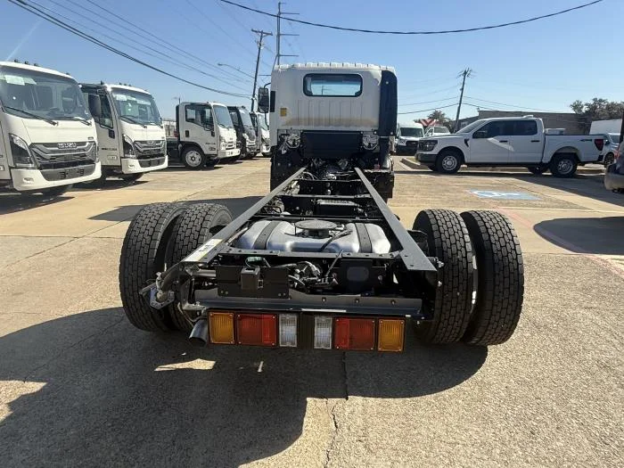 2026 Isuzu NPR - image 5