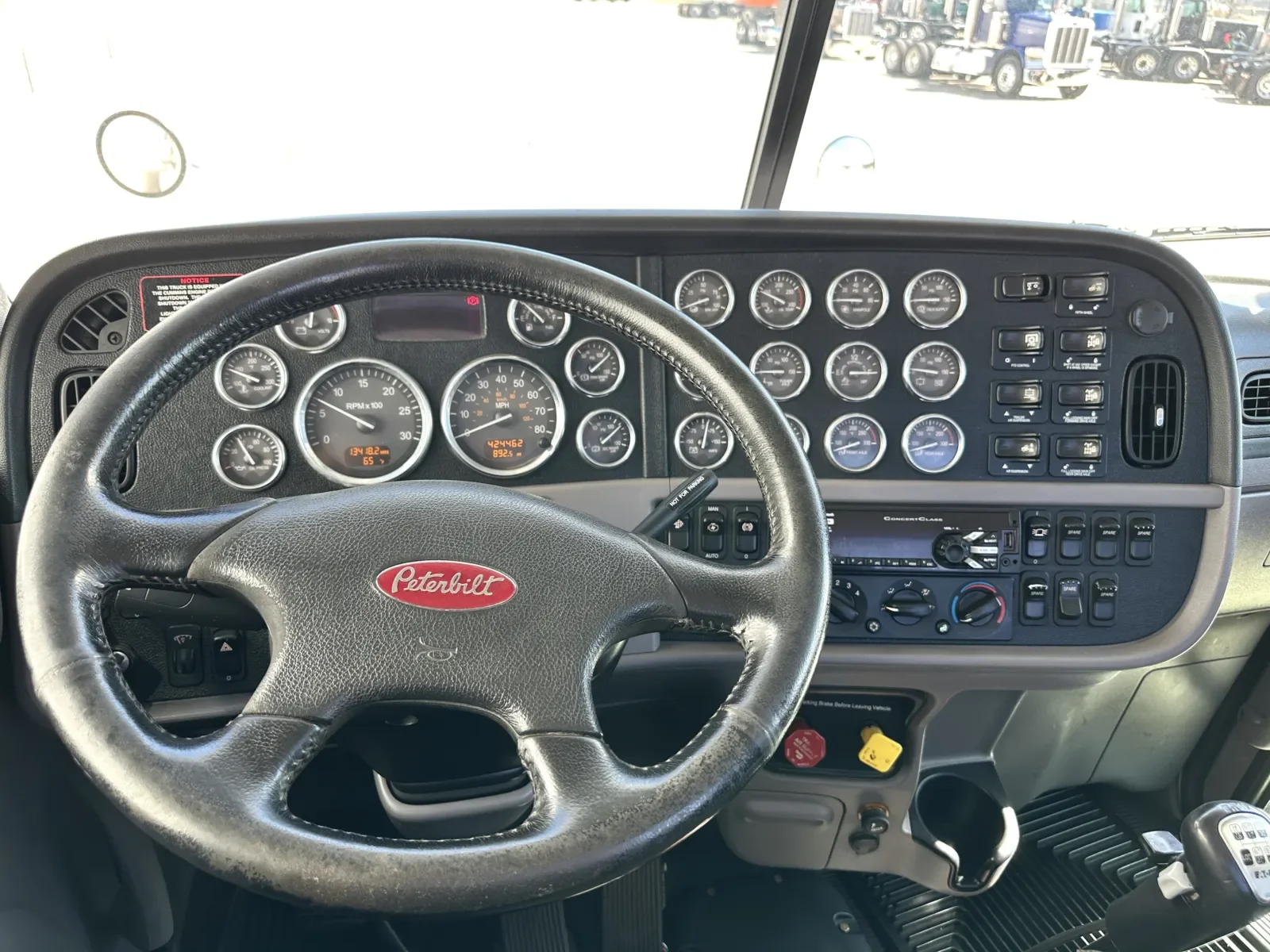 2019 Peterbilt 389 in Hutchins, TX — photo 16