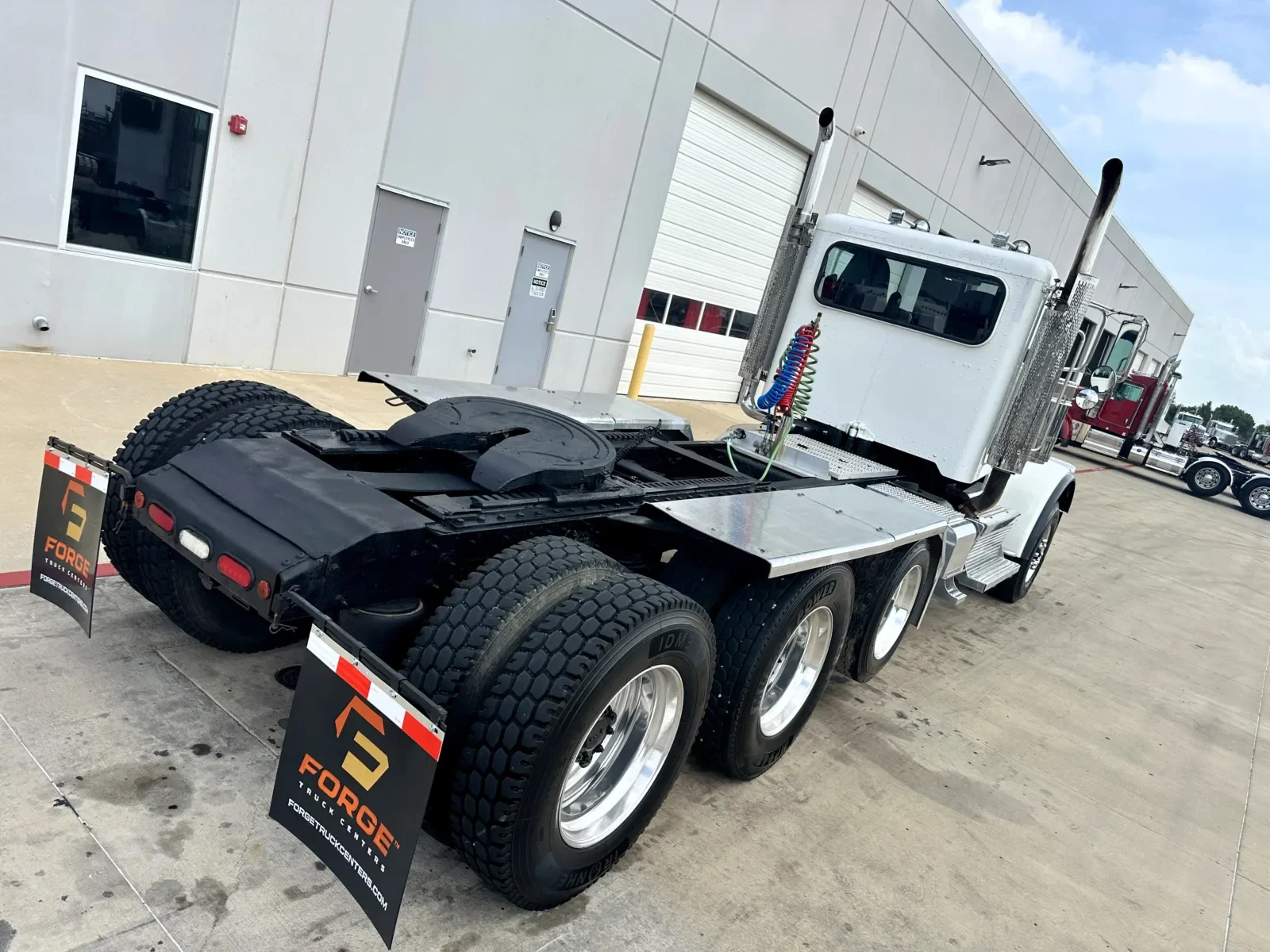 2019 Peterbilt 389 in Hutchins, TX — photo 11