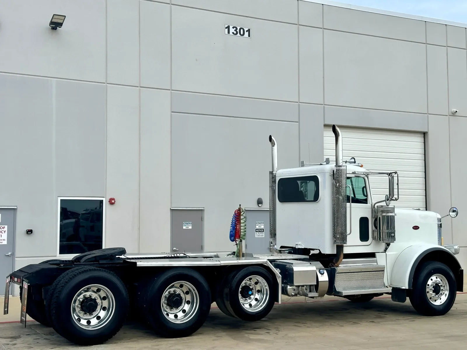 2019 Peterbilt 389 in Hutchins, TX — photo 5