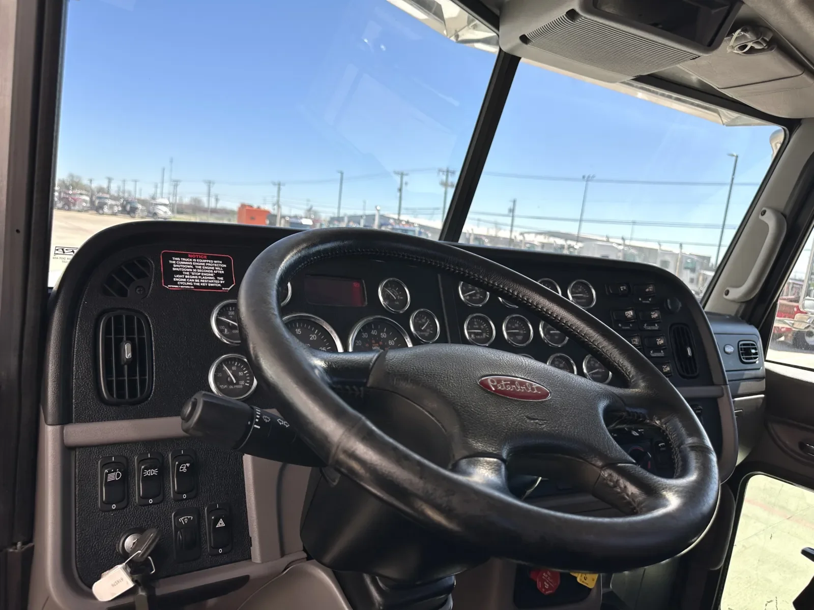 2019 Peterbilt 389 in Hutchins, TX — photo 15
