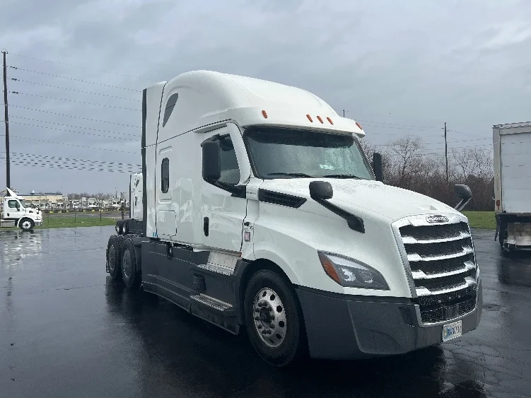 2022 Freightliner Cascadia in Indianapolis, IN