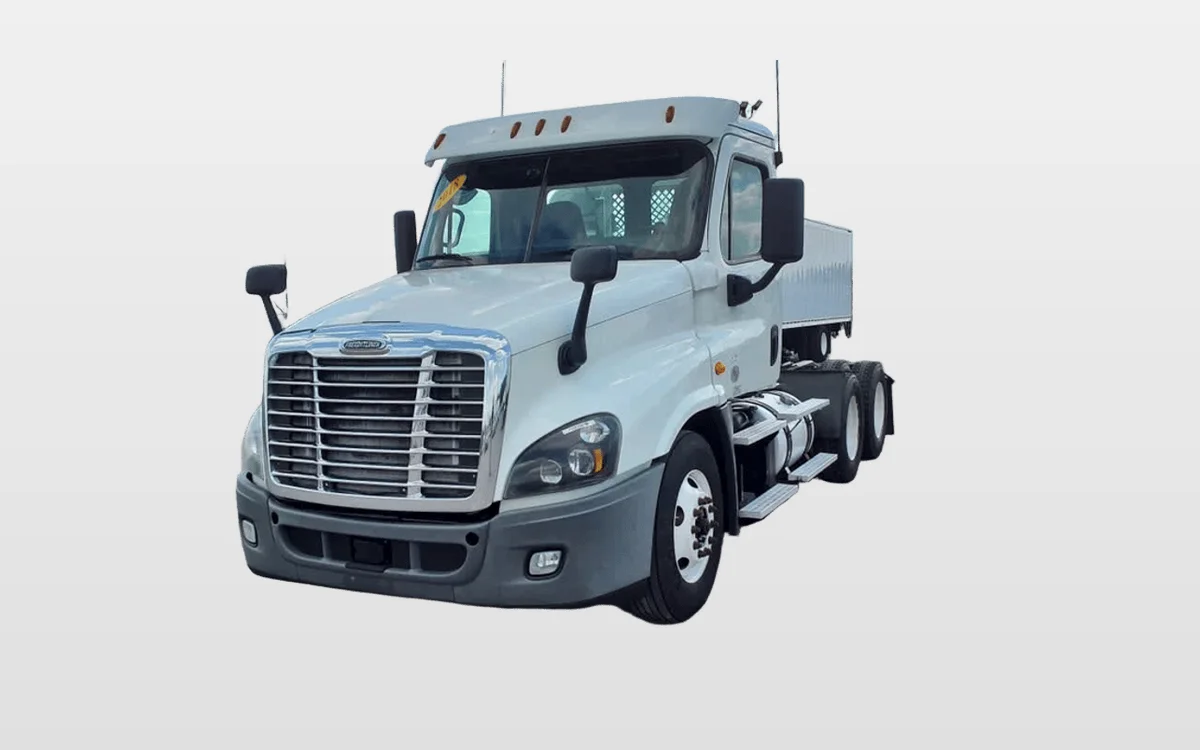 2018 Freightliner Cascadia - image 1