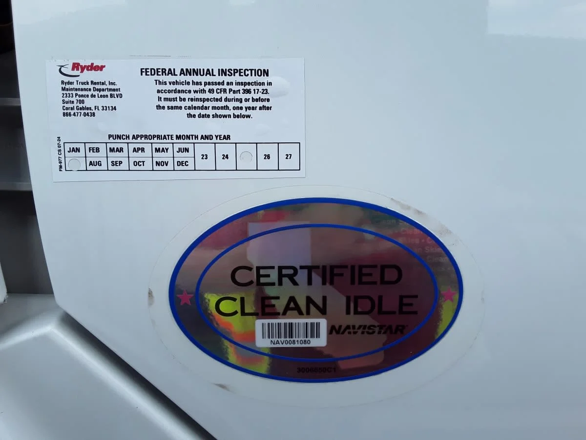 2019 International LT - image 13