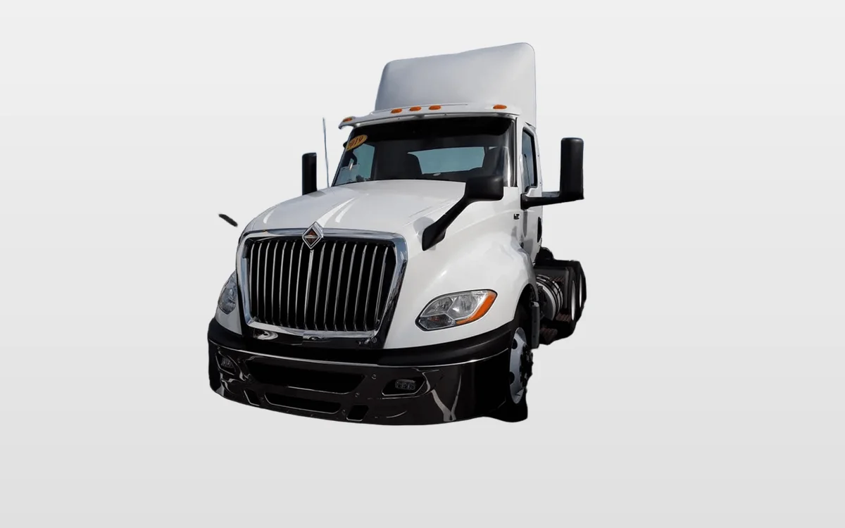 2019 International LT - image 1