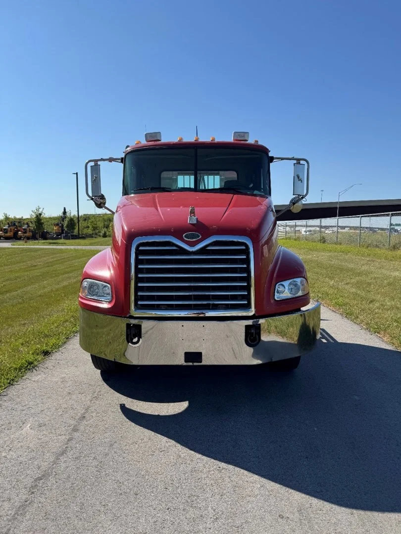 2007 Mack in Carroll, IA — photo 3