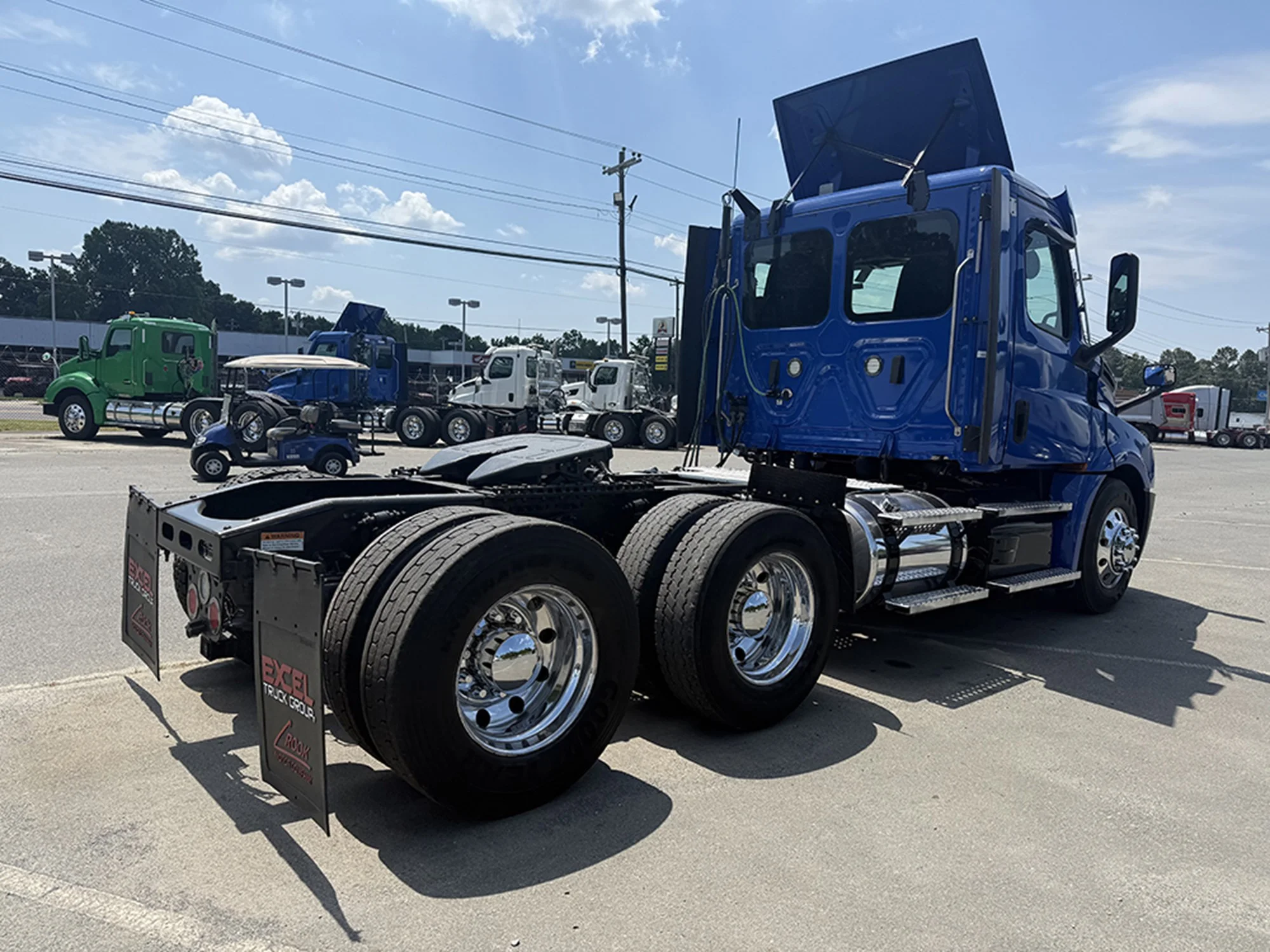 2020 Freightliner Cascadia in Roanoke, VA — photo 4