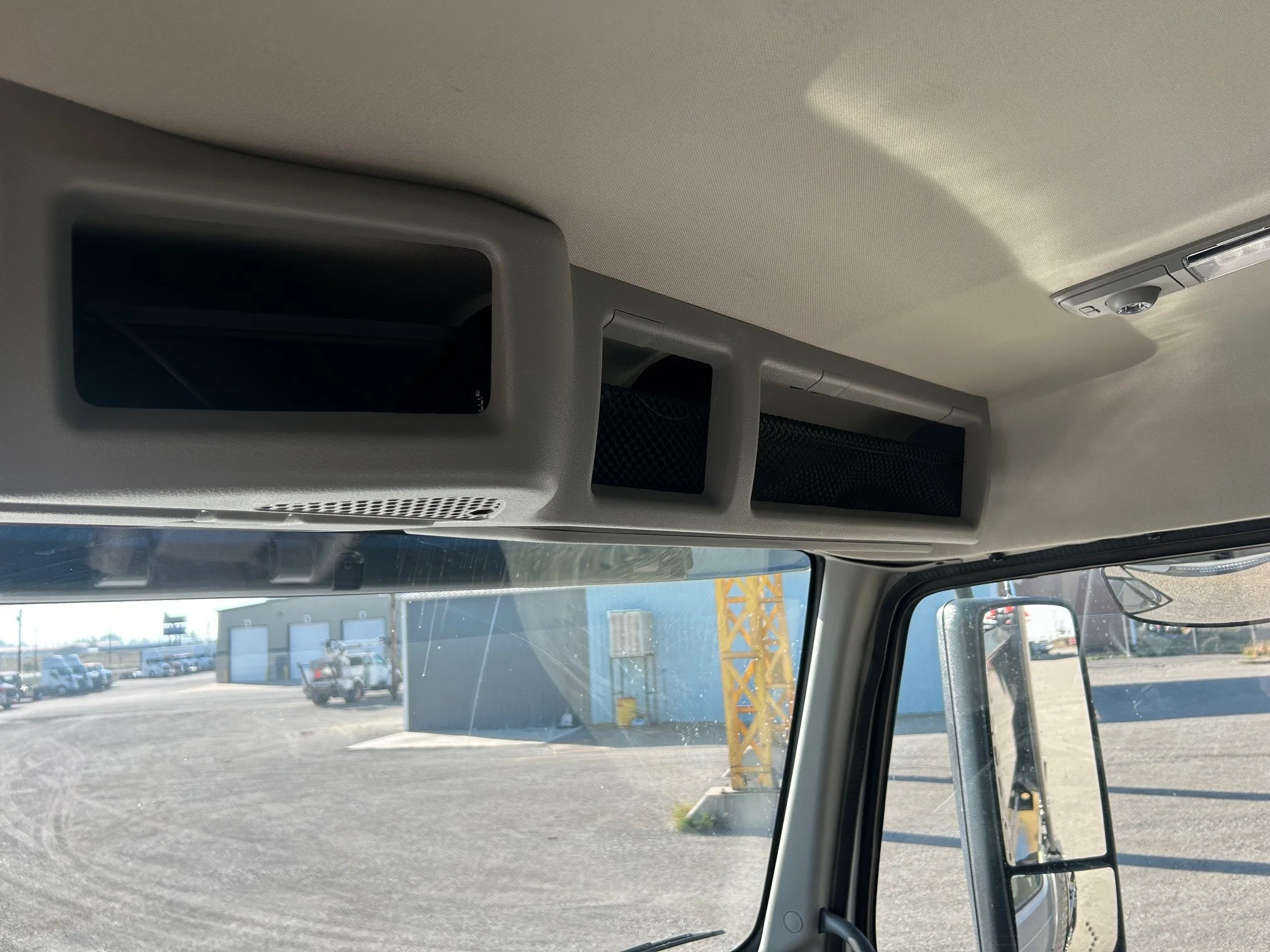 2025 Volvo VHD 300 in Spokane, WA — photo 12