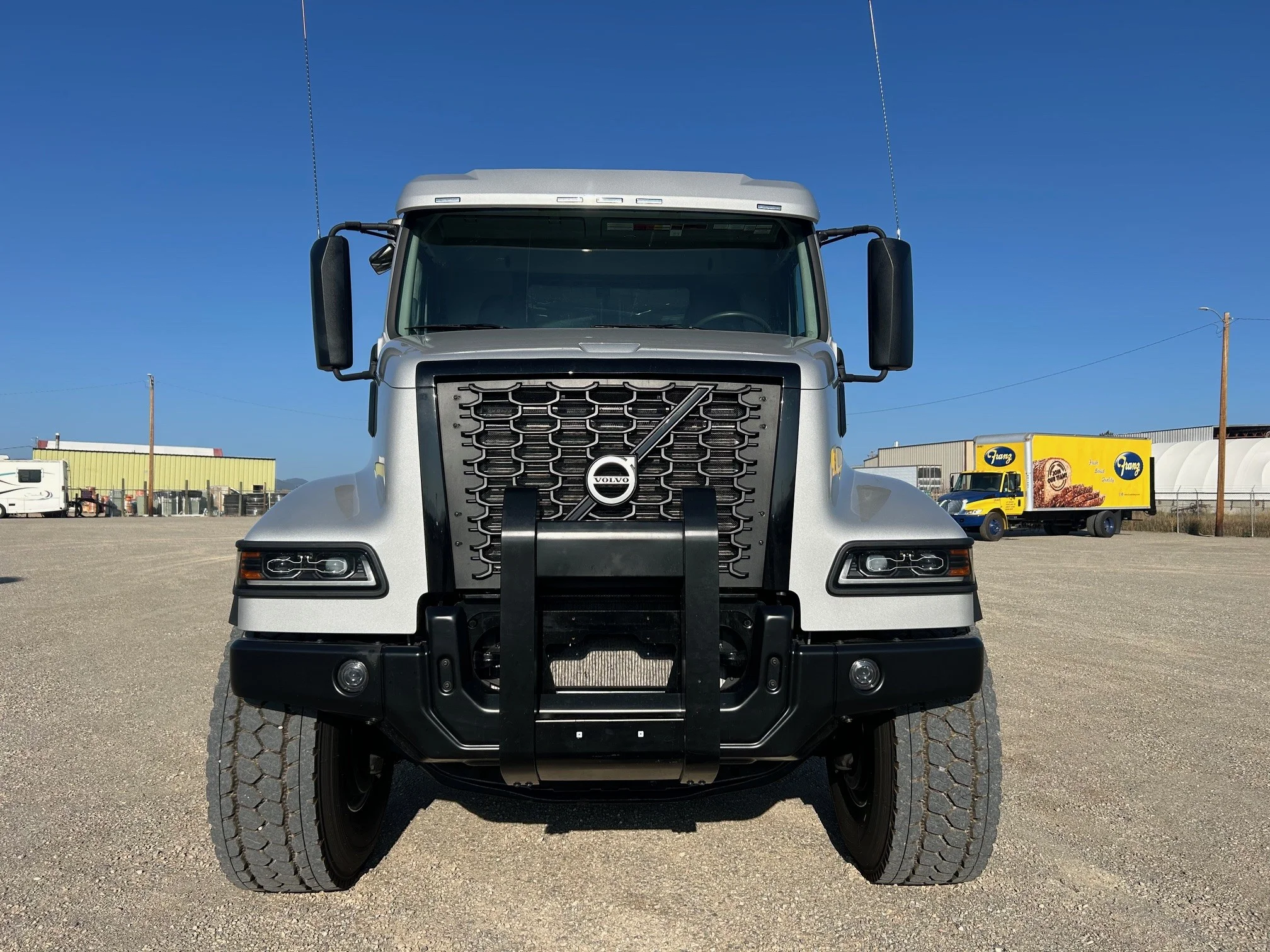 2025 Volvo VHD 300 in Spokane, WA — photo 16