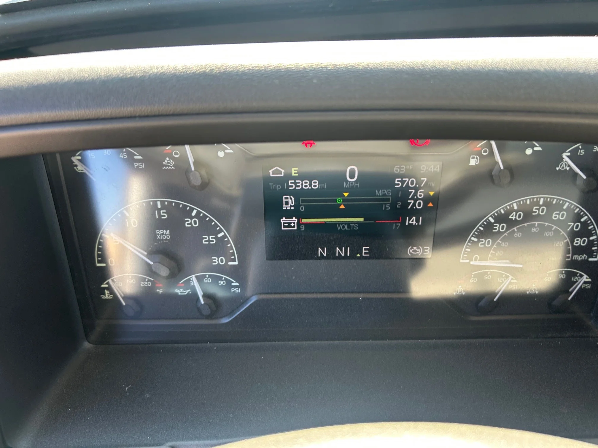 2025 Volvo VHD 300 in Spokane, WA — photo 8