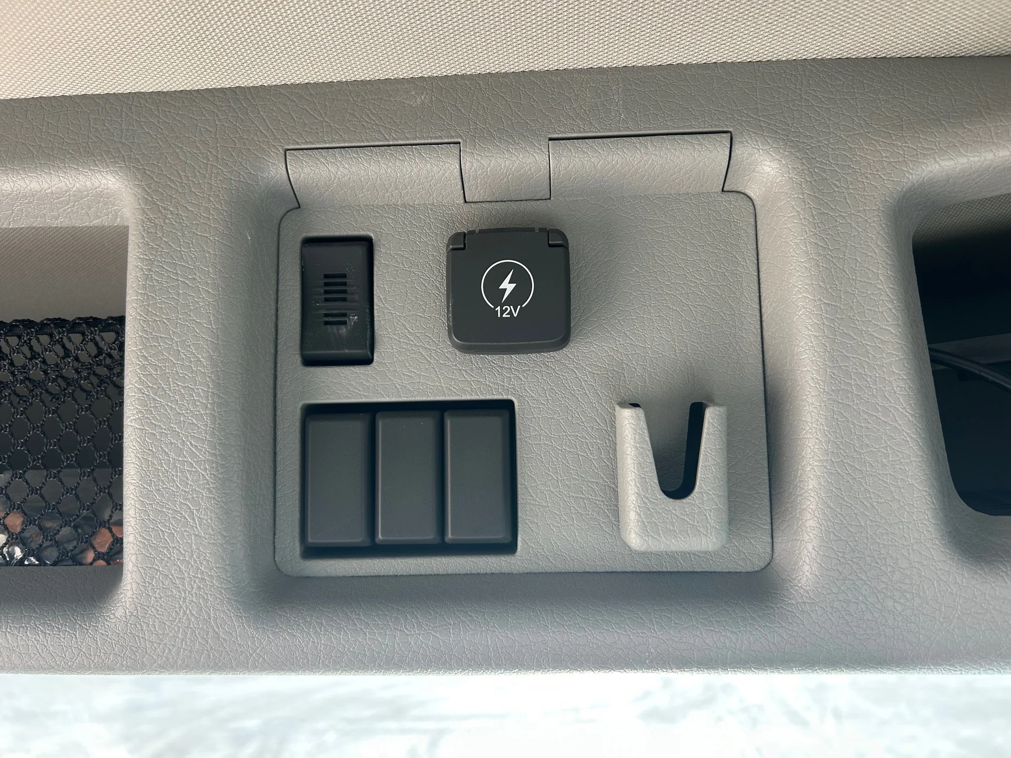 2025 Volvo VHD 300 in Spokane, WA — photo 14