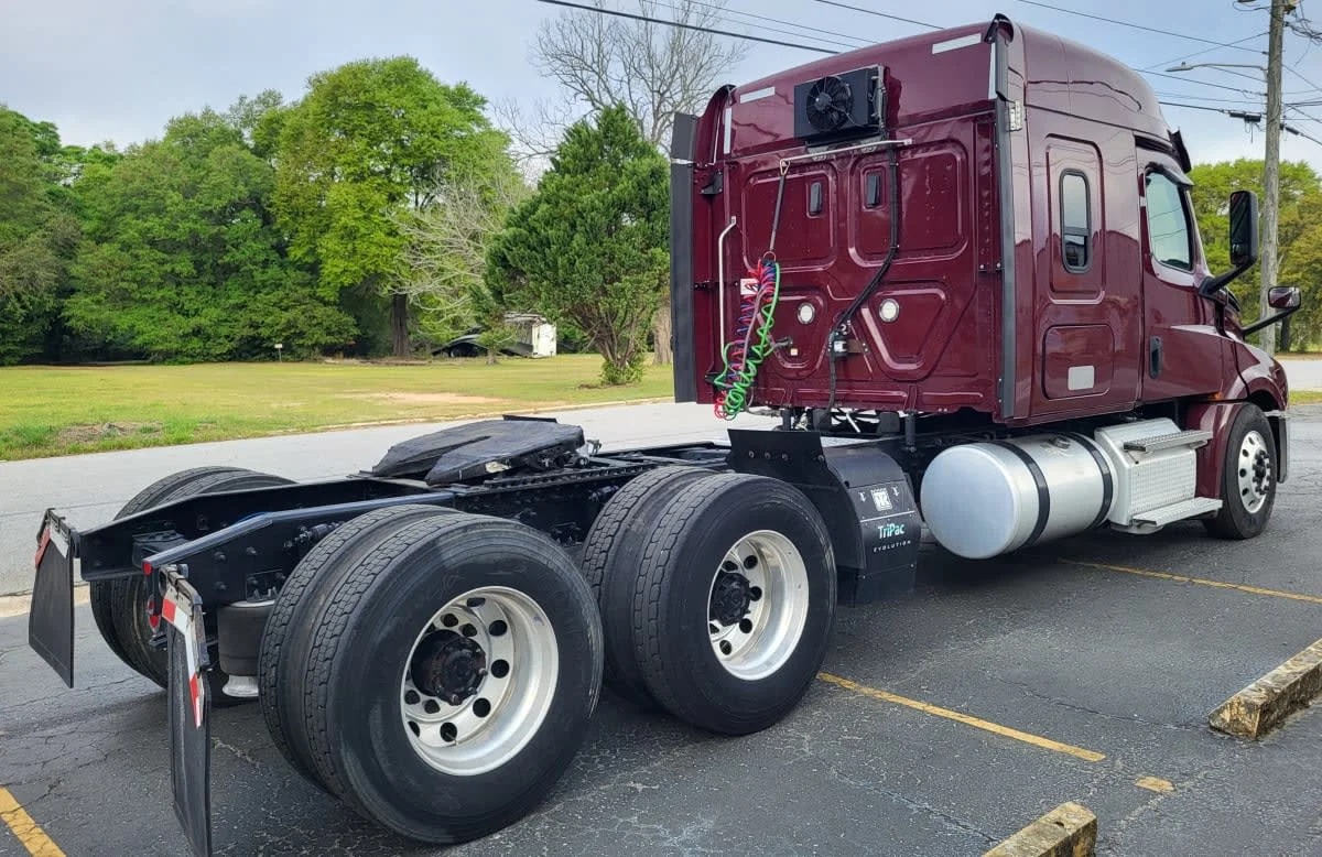 2020 Freightliner Cascadia in Jacksonville, FL — photo 4
