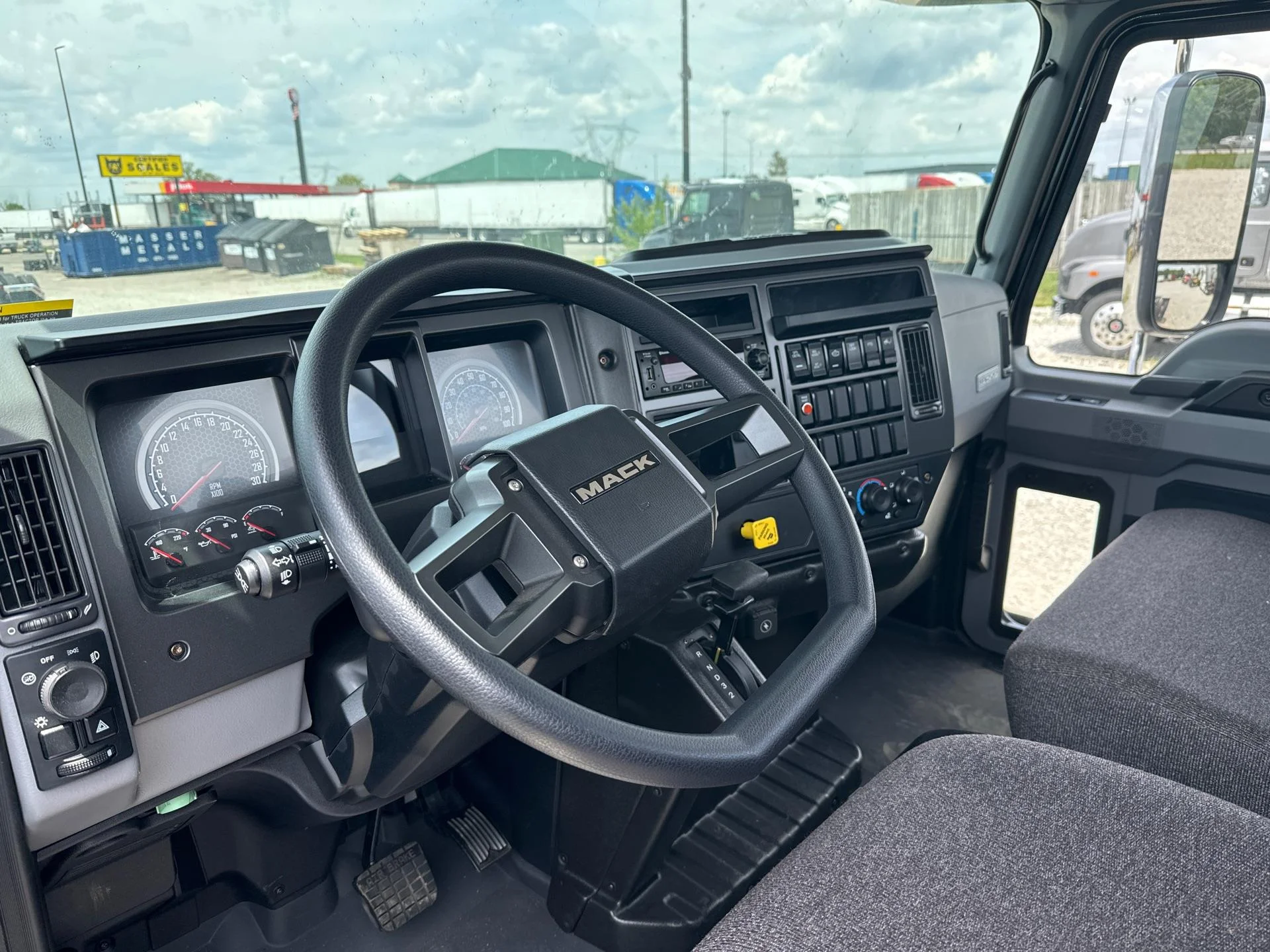 2025 Mack MD in London, OH — photo 3