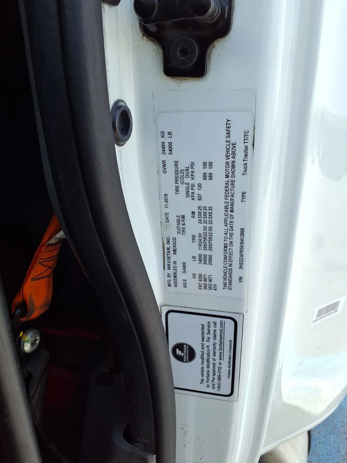 2019 International LT in Cleveland, OH — photo 10