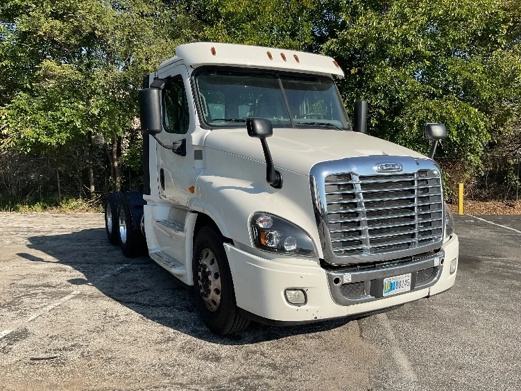 2019 Freightliner Cascadia in La Porte, IN