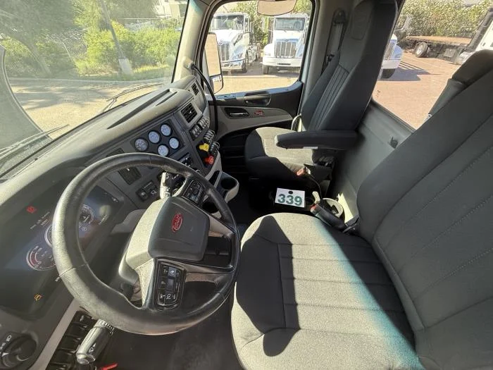 2023 Peterbilt 579 - image 11