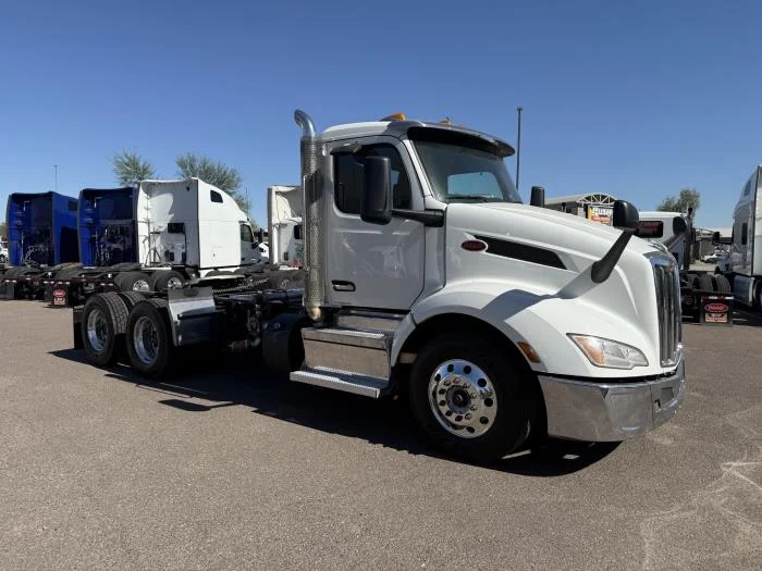 2023 Peterbilt 579 - image 8