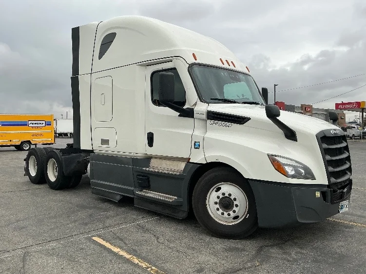 2023 Freightliner Cascadia in Fontana, CA