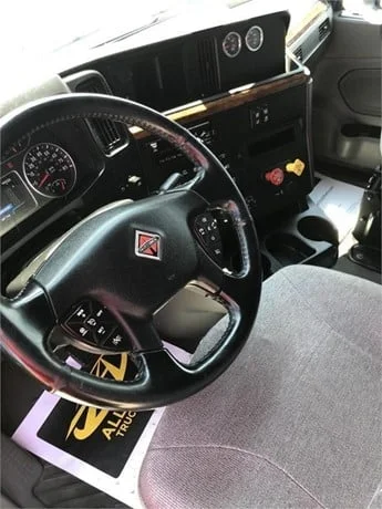 2022 International LT in Location: Laredo, TX — photo 8