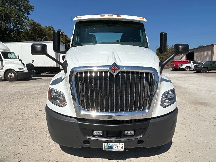 2018 International LT in Earth City, MO — photo 2