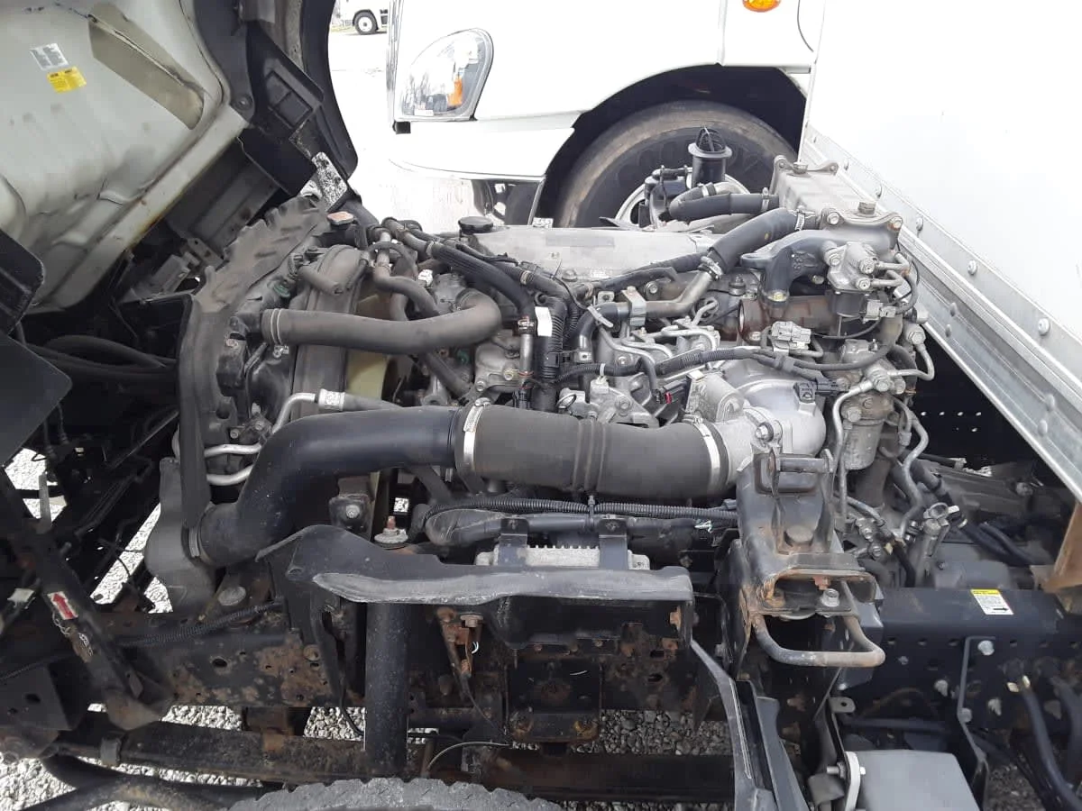 2018 Isuzu NPR - image 9