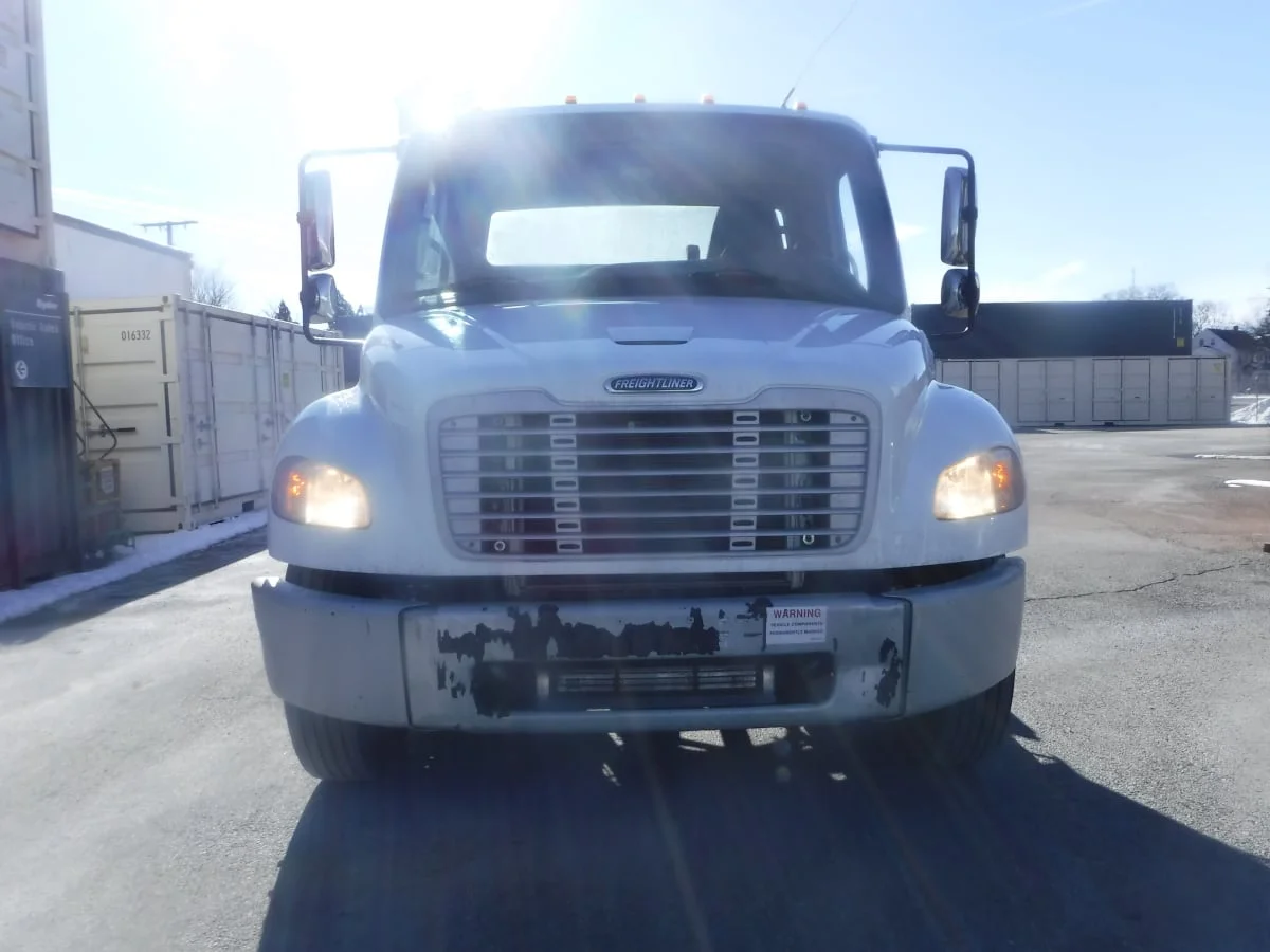 2016 Freightliner M2 106 in Springfield, MA — photo 2