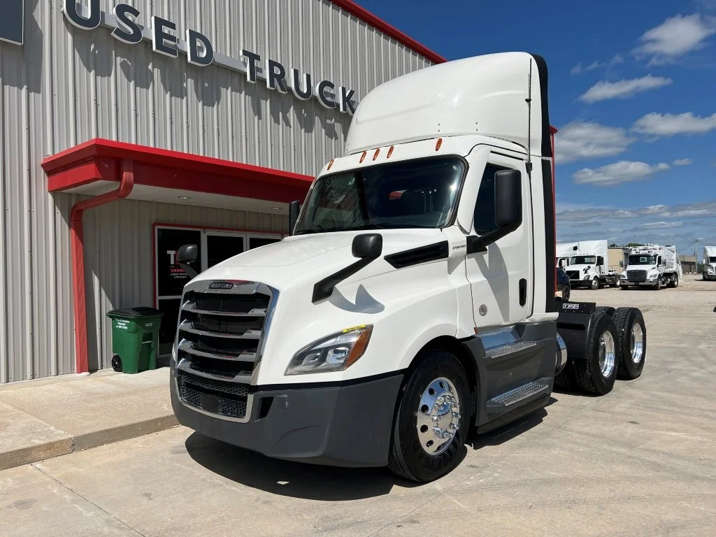 2021 Freightliner Cascadia in Springfield, MO