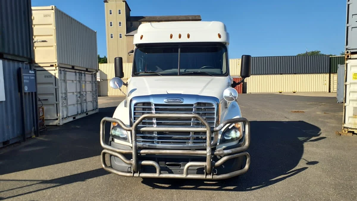 2020 Freightliner Cascadia in Springfield, MA — photo 2