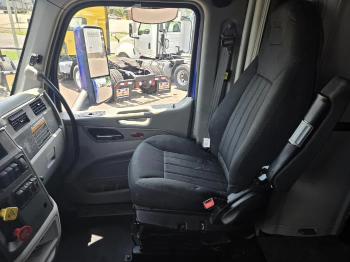 2022 Peterbilt 579 - image 19