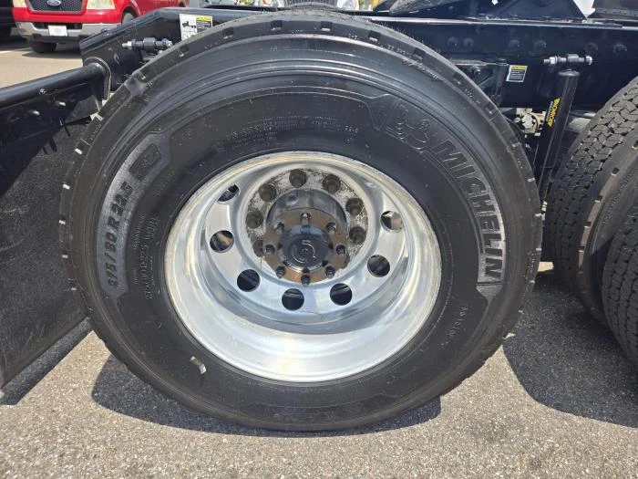 2022 Peterbilt 579 - image 24