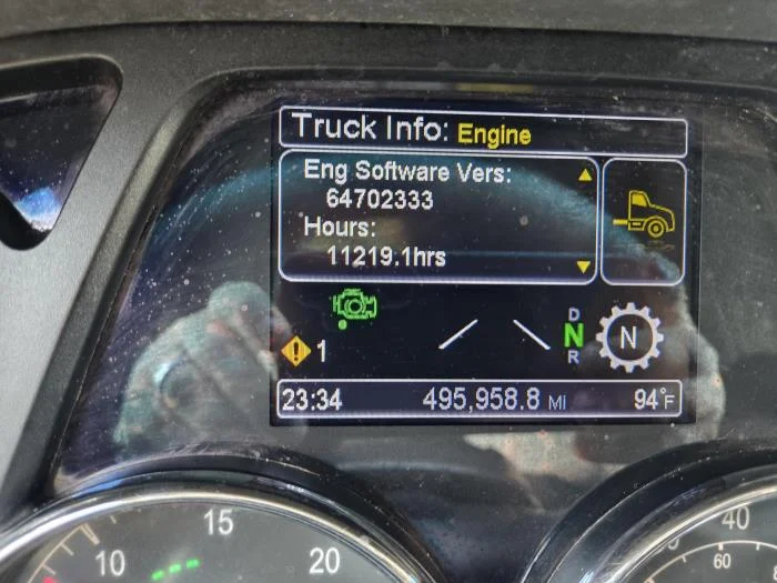 2022 Peterbilt 579 - image 4