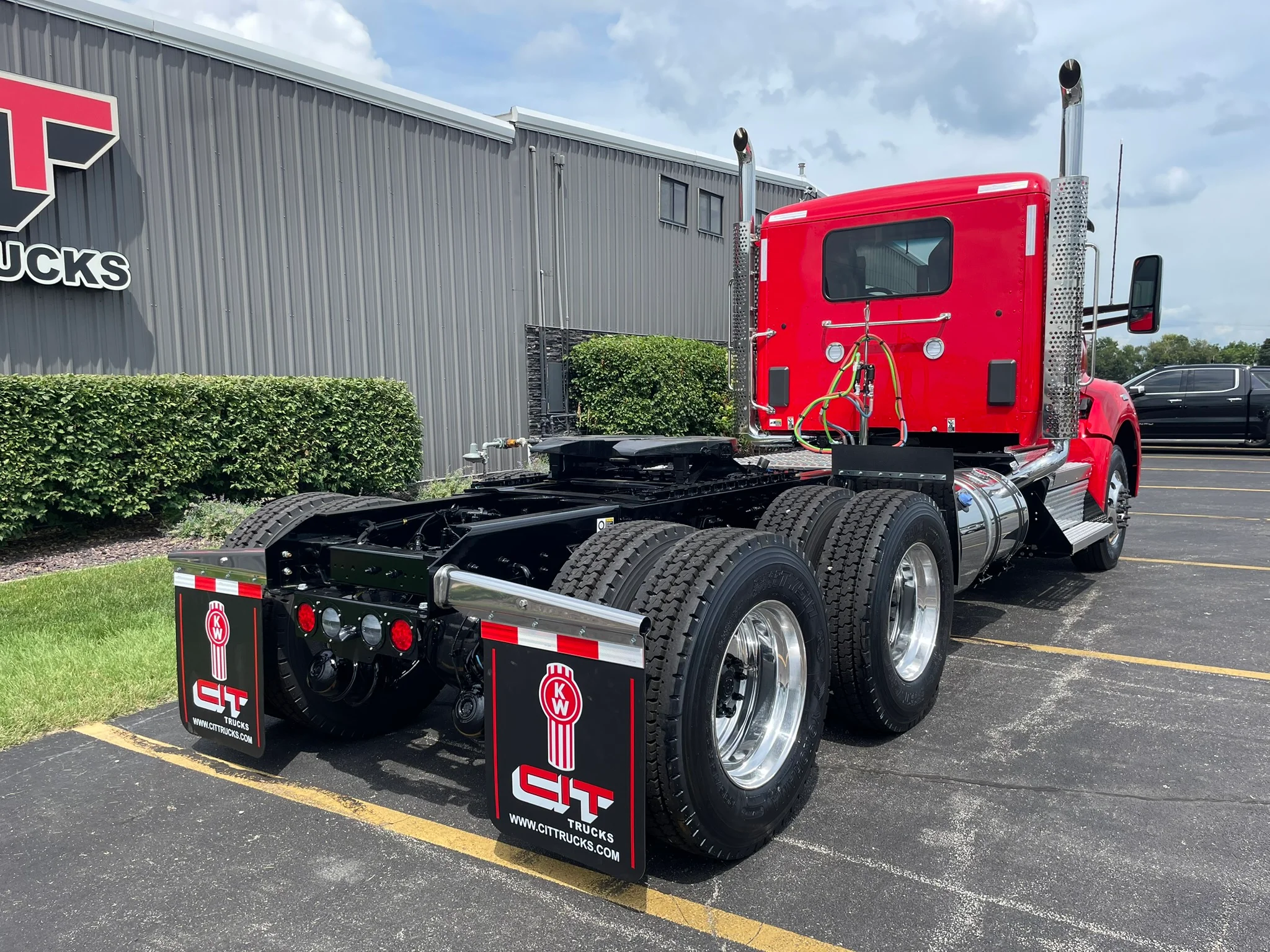 2027 Kenworth T880 in Normal, IL — photo 5