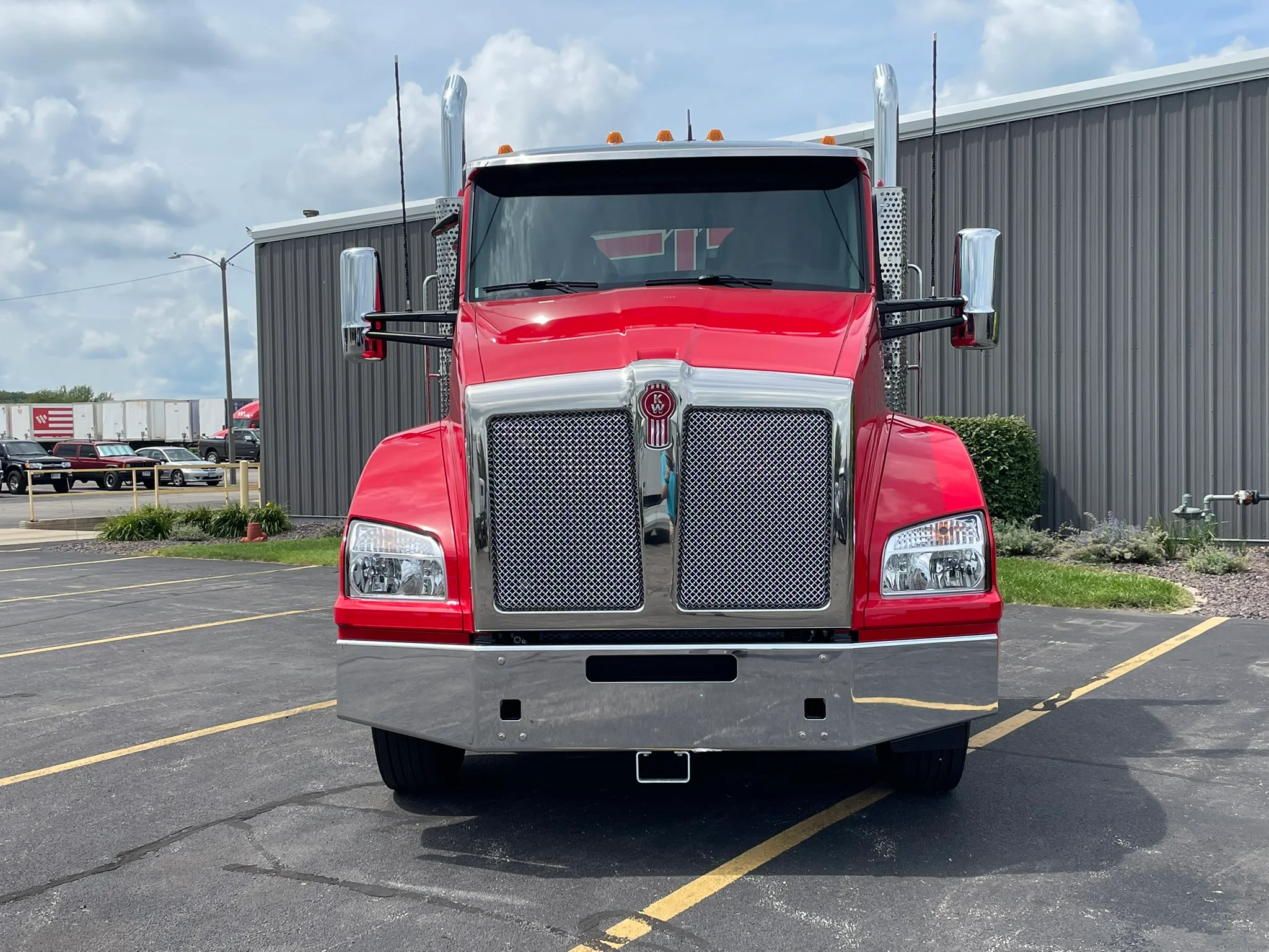 2027 Kenworth T880 in Normal, IL — photo 2