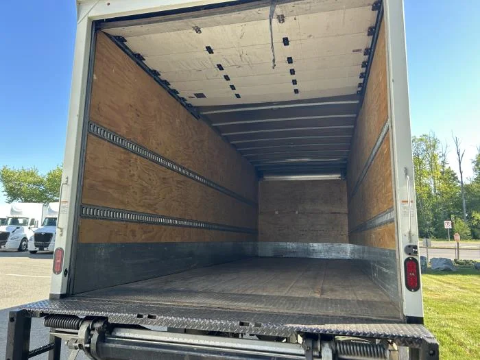 2022 International MV - image 8