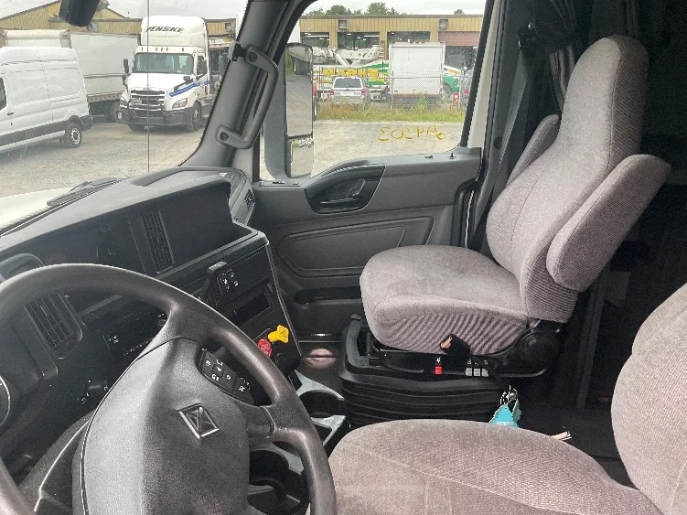 2020 International LT - image 10