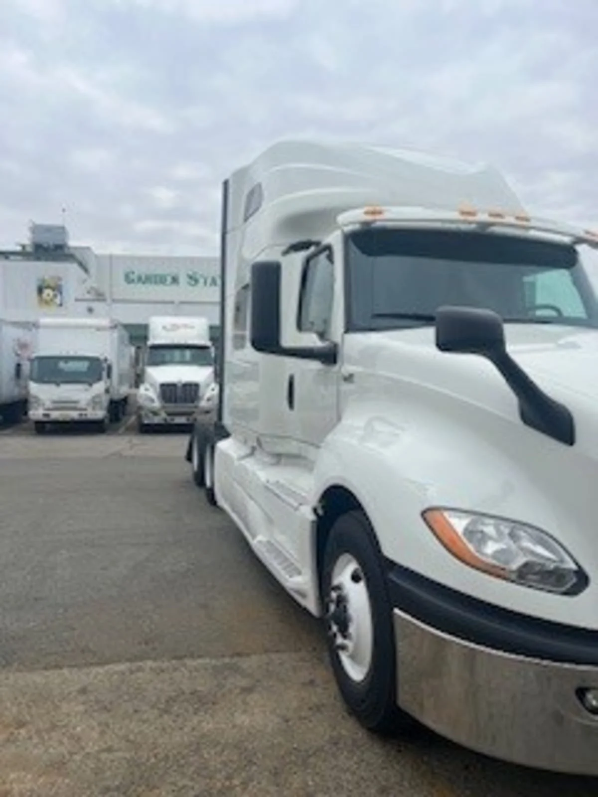 2020 International LT in Newark, NJ — photo 3